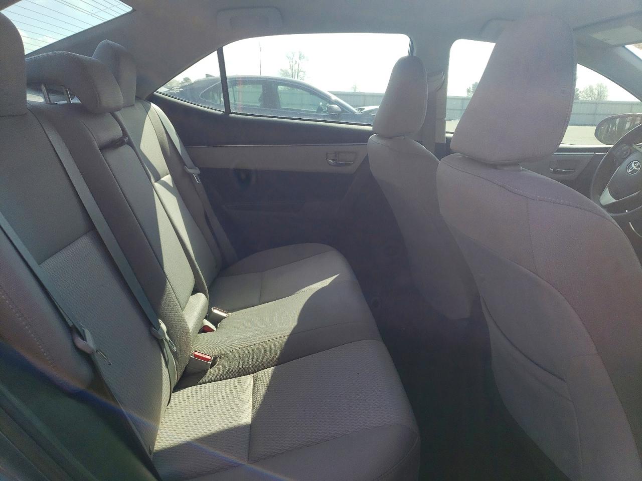 2015 TOYOTA COROLLA LE photo 10