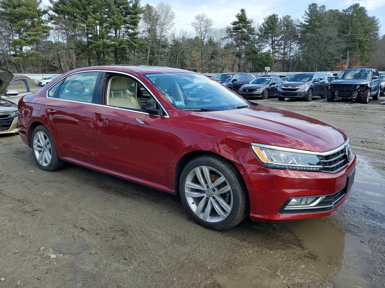 2018 VOLKSWAGEN PASSAT SE photo 4