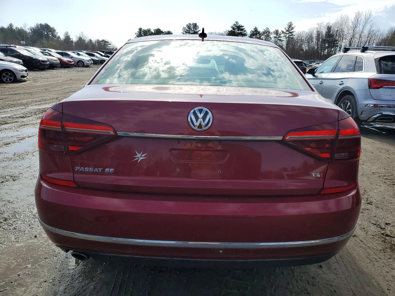 2018 VOLKSWAGEN PASSAT SE photo 6