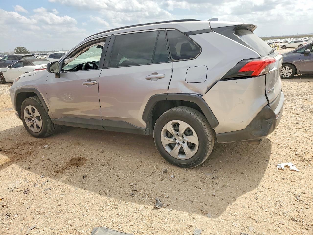 2021 TOYOTA RAV4 LE photo 2
