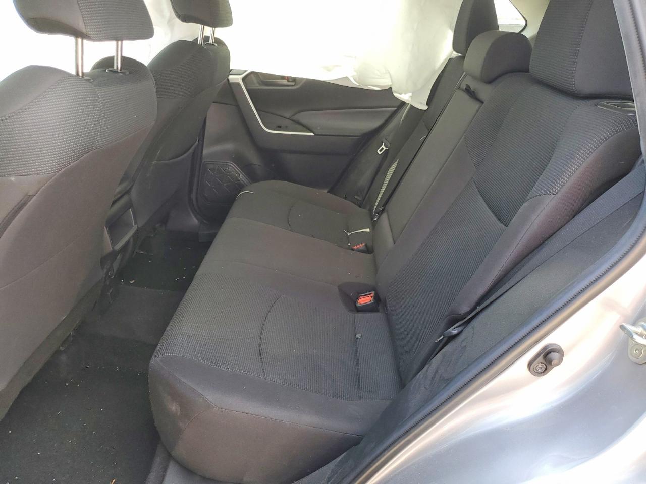 2021 TOYOTA RAV4 LE photo 10