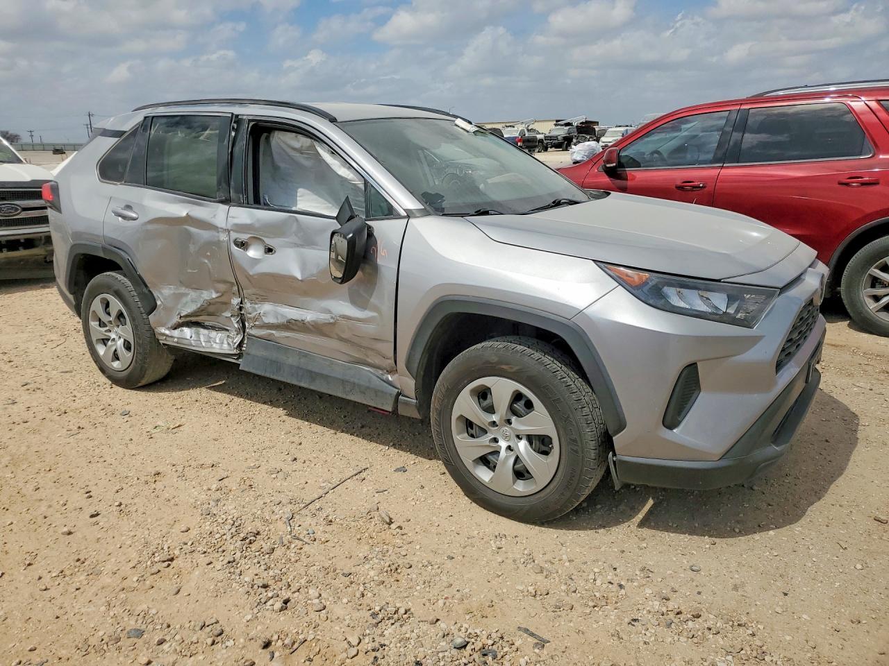2021 TOYOTA RAV4 LE photo 4