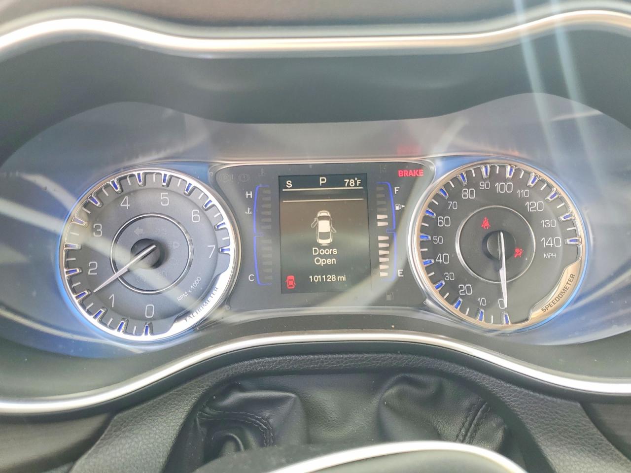 2015 CHRYSLER 200 LIMITED photo 17