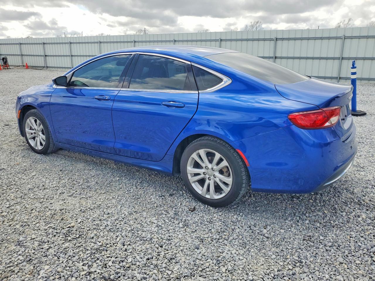2015 CHRYSLER 200 LIMITED photo 3