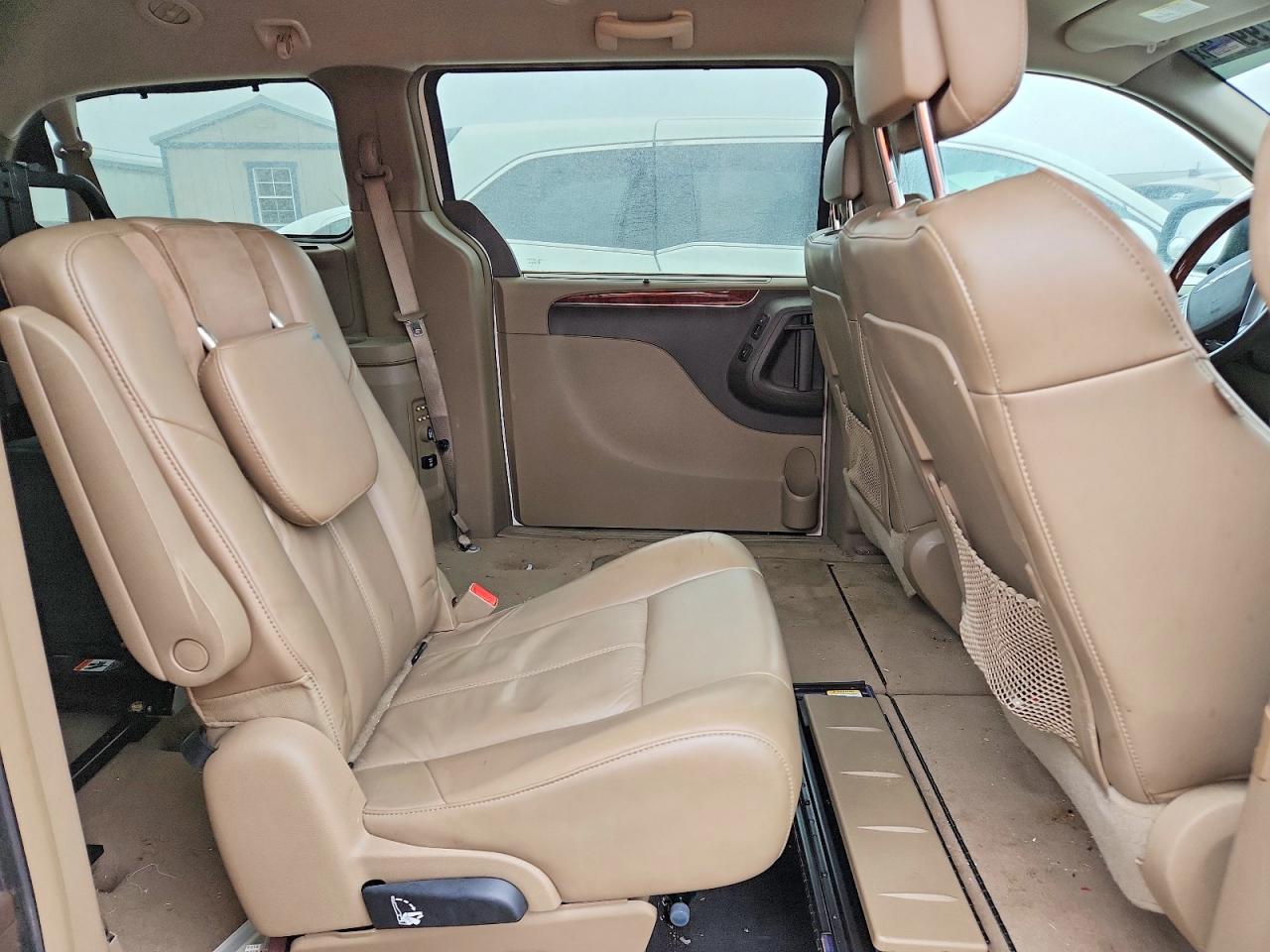 2012 CHRYSLER TOWN & COUNTRY LIMITED photo 31