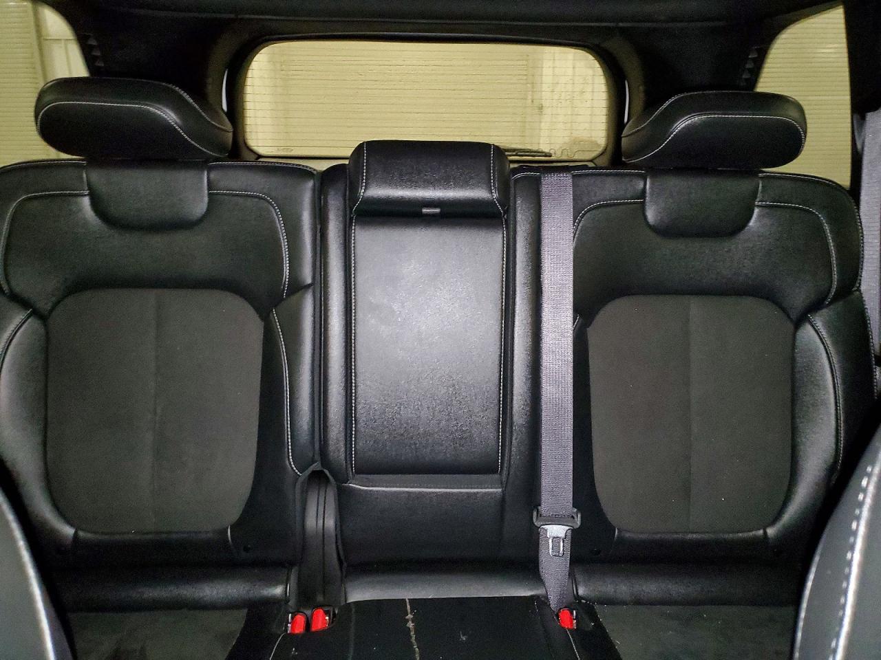 2023 JEEP GRAND CHEROKEE LAREDO photo 28