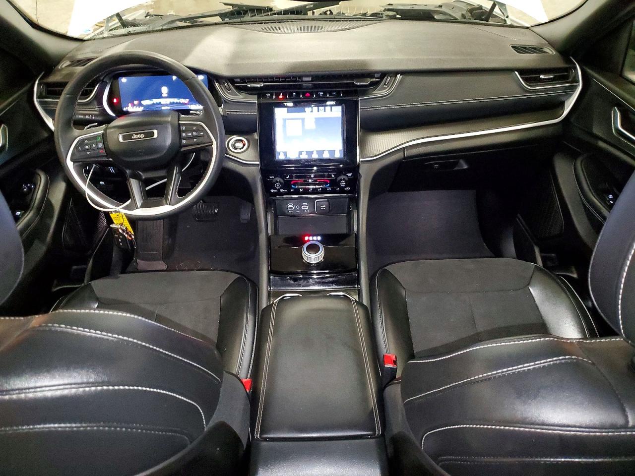 2023 JEEP GRAND CHEROKEE LAREDO photo 22