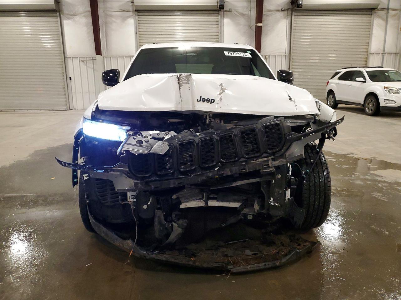 2023 JEEP GRAND CHEROKEE LAREDO photo 13