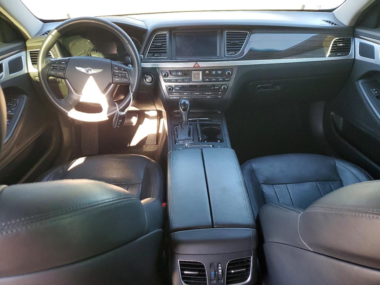 2015 HYUNDAI GENESIS 3.8L photo 8