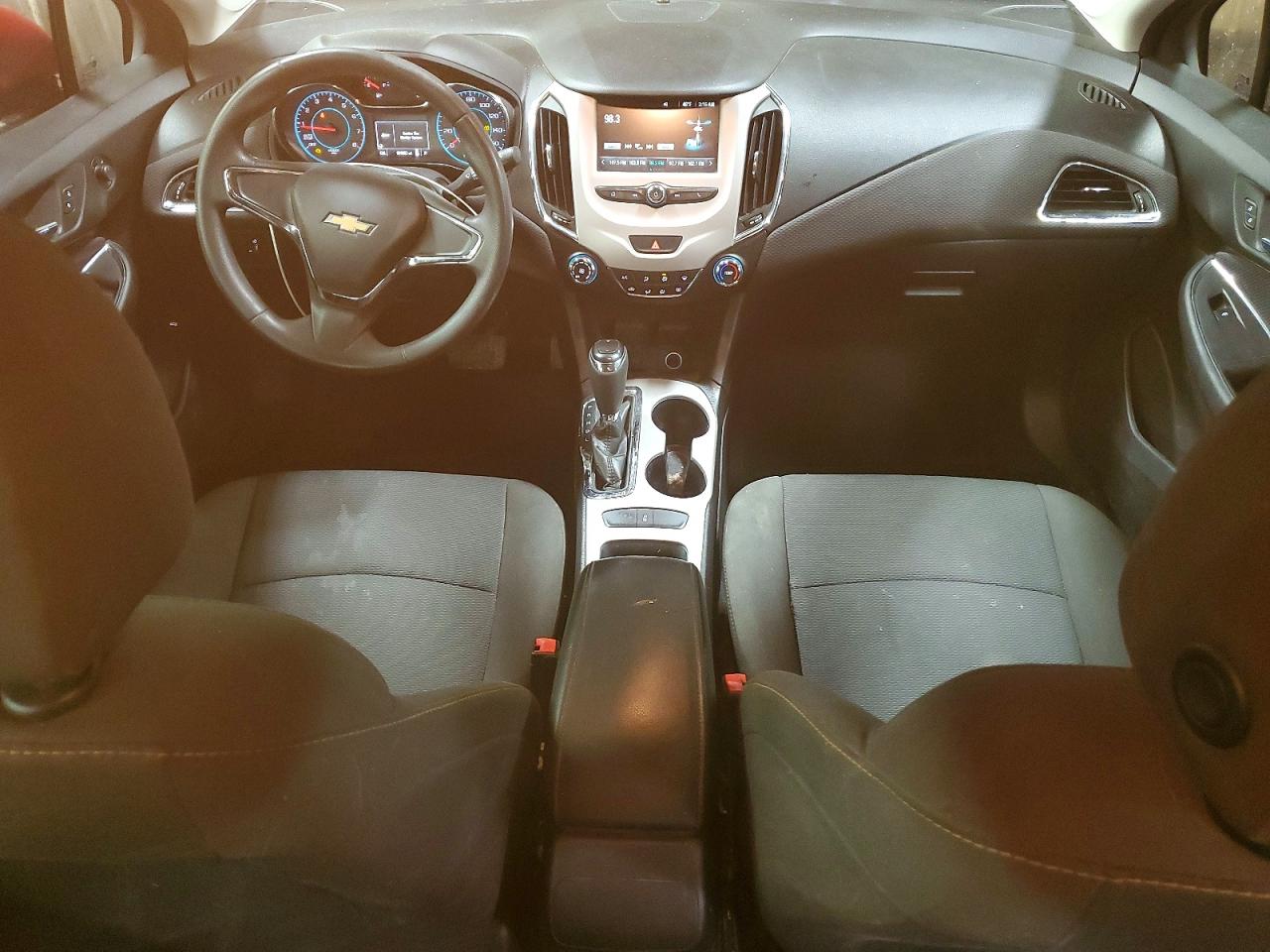2017 CHEVROLET CRUZE LS photo 8