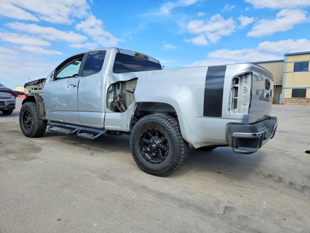 2020 CHEVROLET COLORADO photo 3