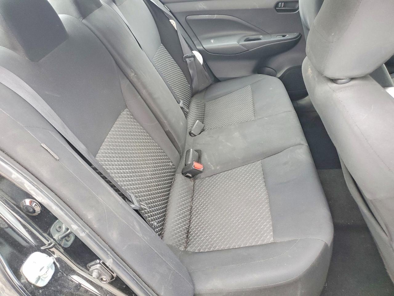 2020 NISSAN VERSA S photo 19