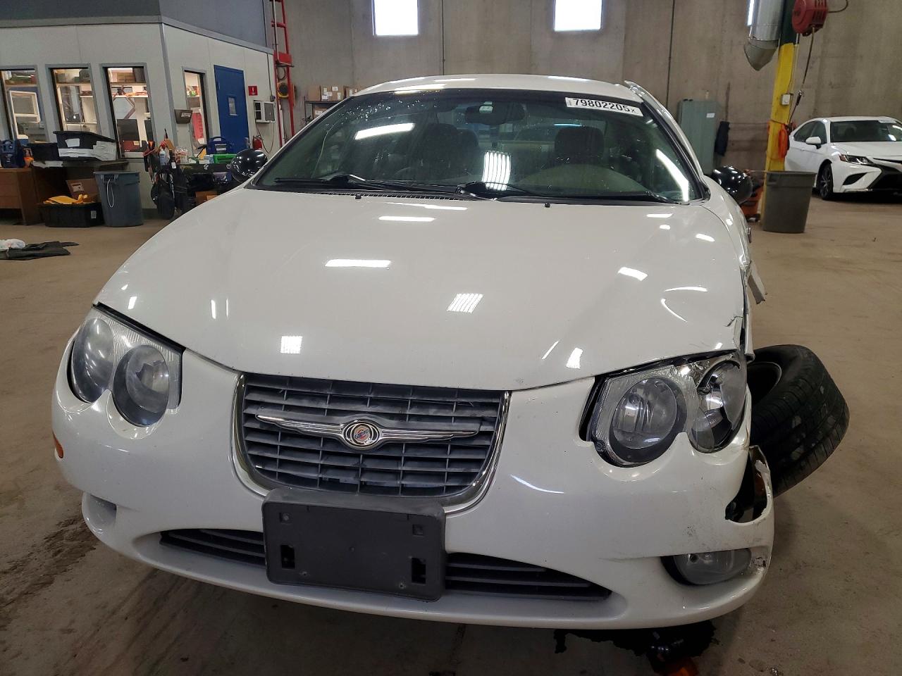 2001 CHRYSLER 300M photo 9
