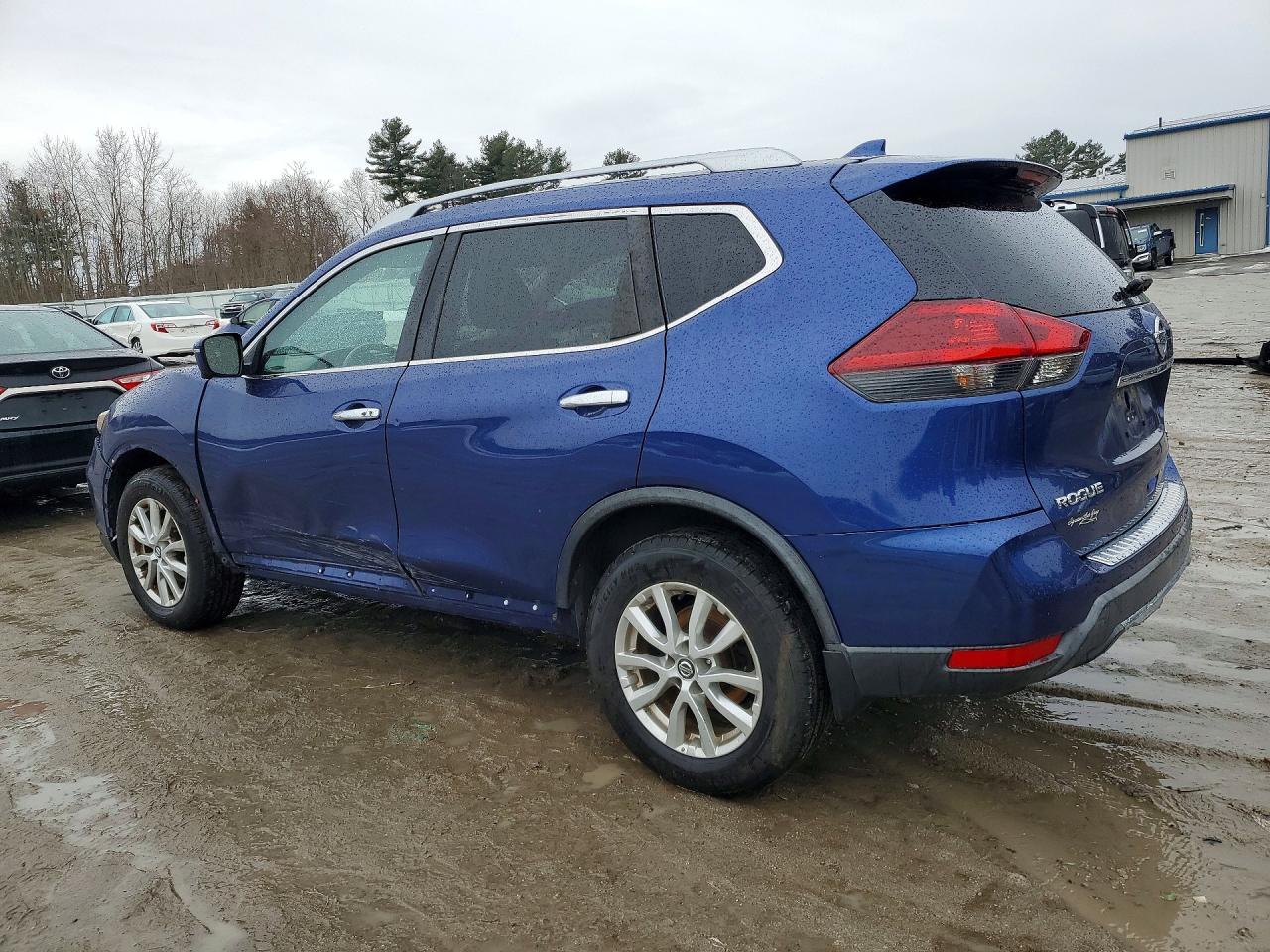2018 NISSAN ROGUE SV photo 2