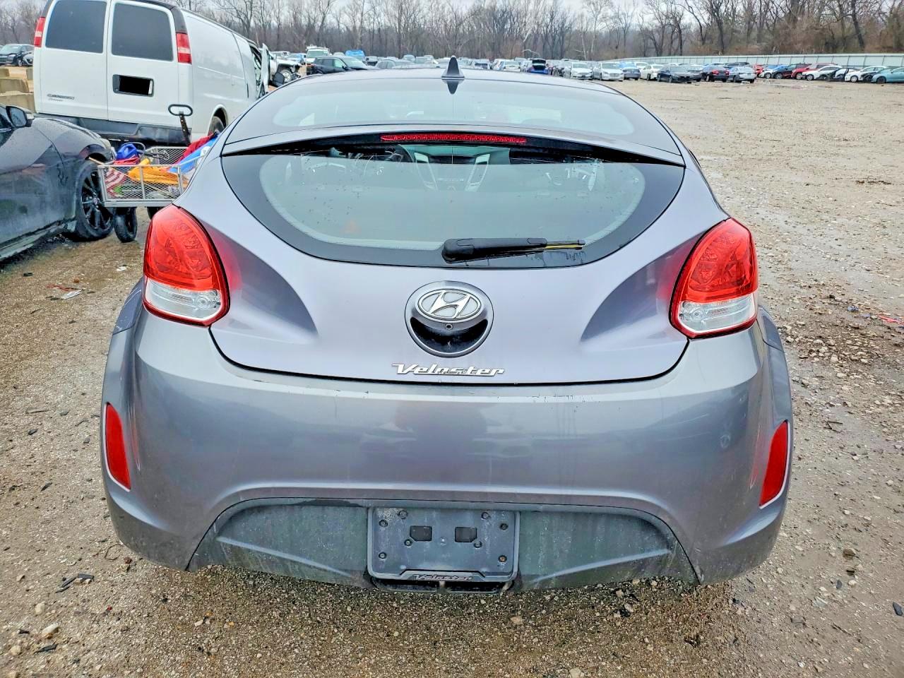 2016 HYUNDAI VELOSTER BASE photo 6