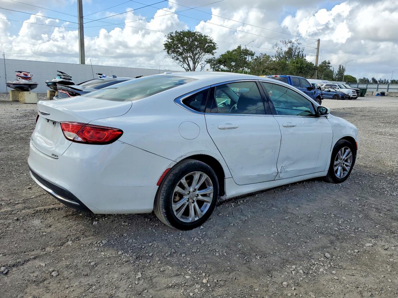 2015 CHRYSLER 200 LIMITED photo 5