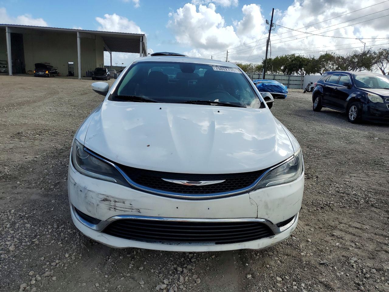 2015 CHRYSLER 200 LIMITED photo 9