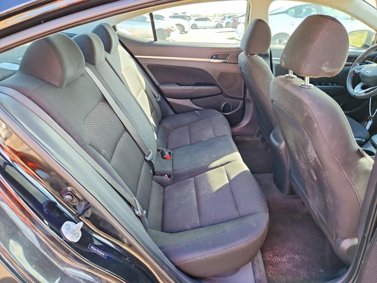 2019 HYUNDAI ELANTRA SEL photo 19