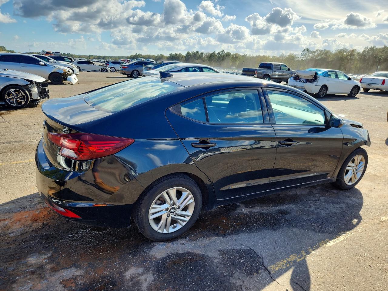 2019 HYUNDAI ELANTRA SEL photo 5