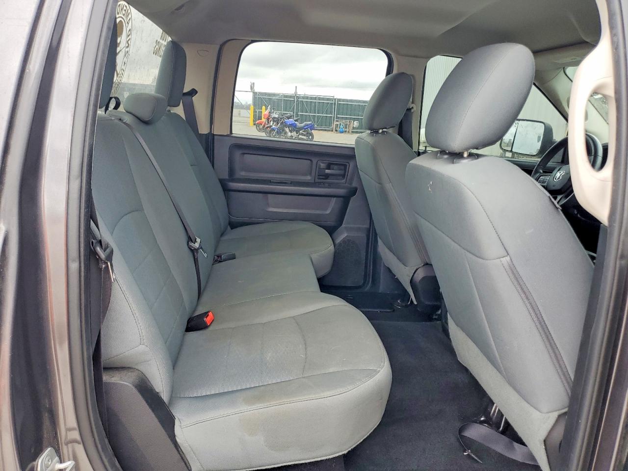 2014 RAM 1500 ST photo 28
