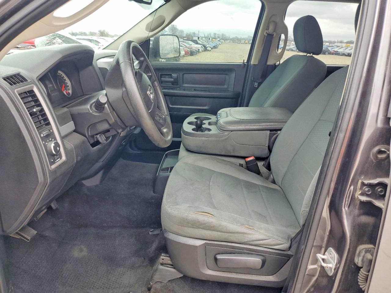 2014 RAM 1500 ST photo 19