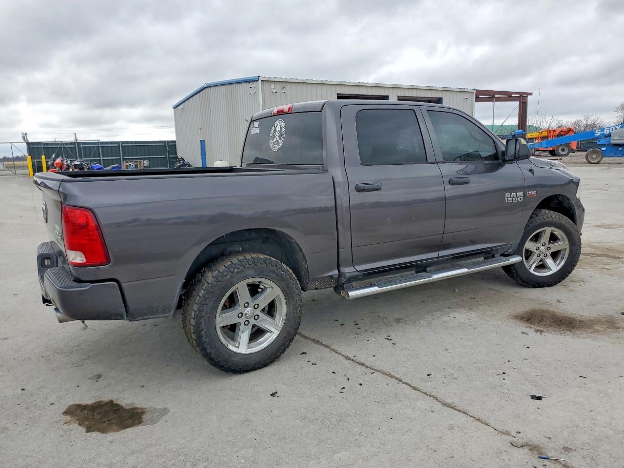 2014 RAM 1500 ST photo 7
