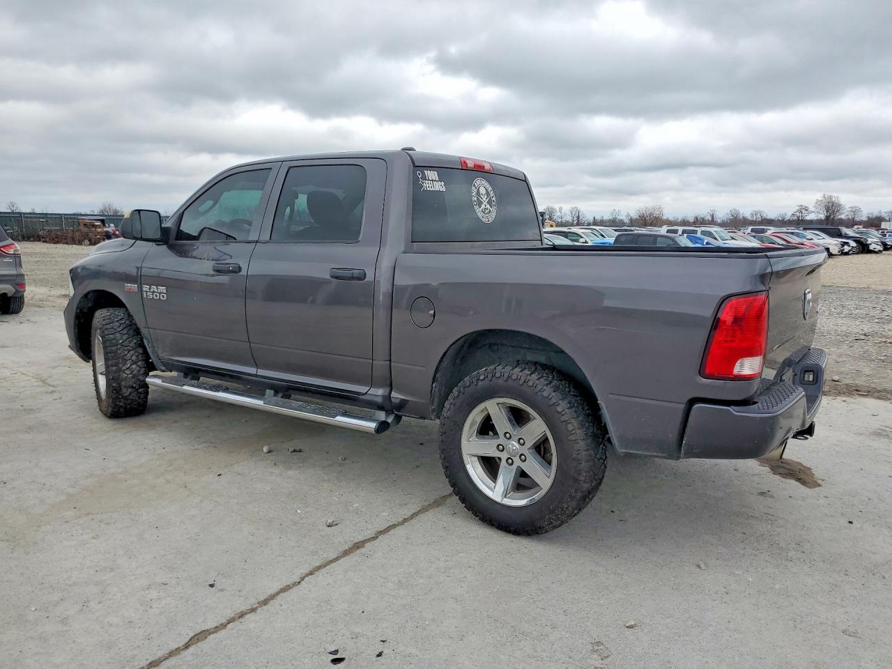 2014 RAM 1500 ST photo 4