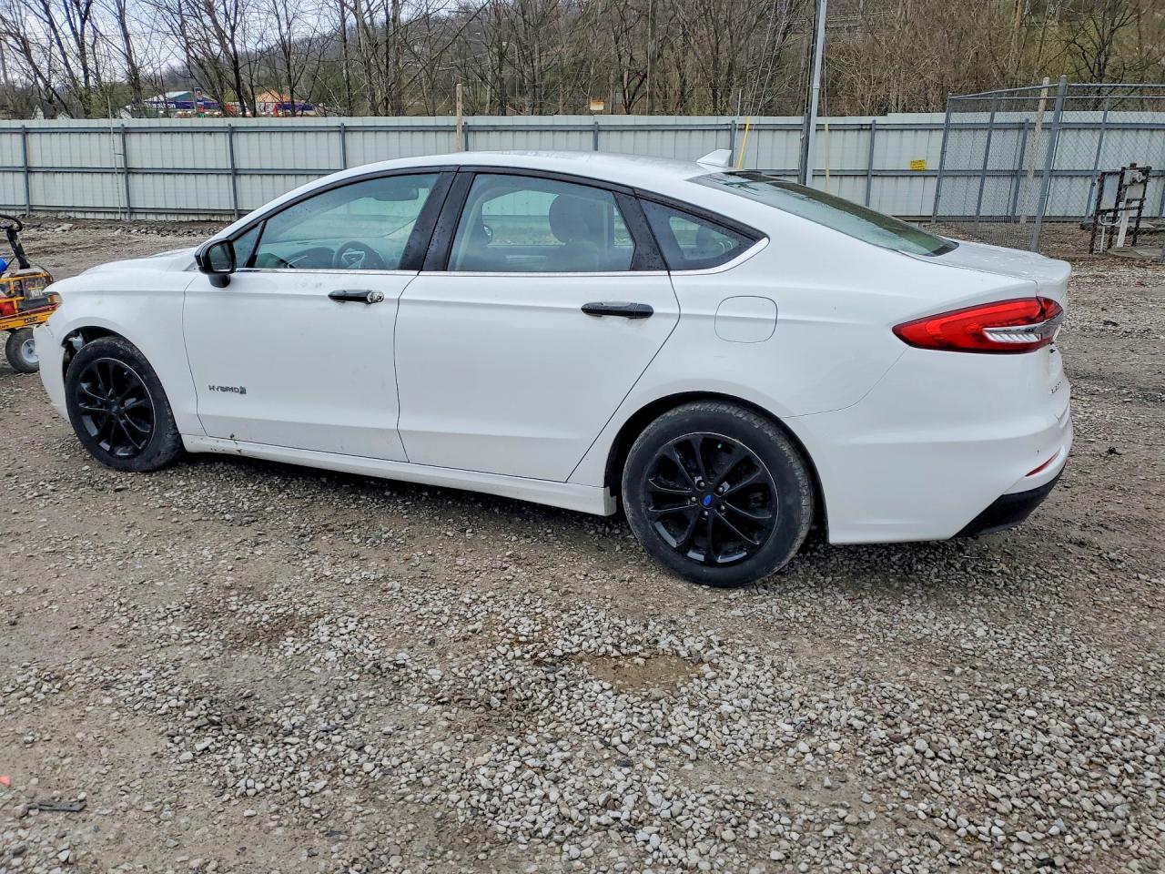 2019 FORD FUSION SE photo 4