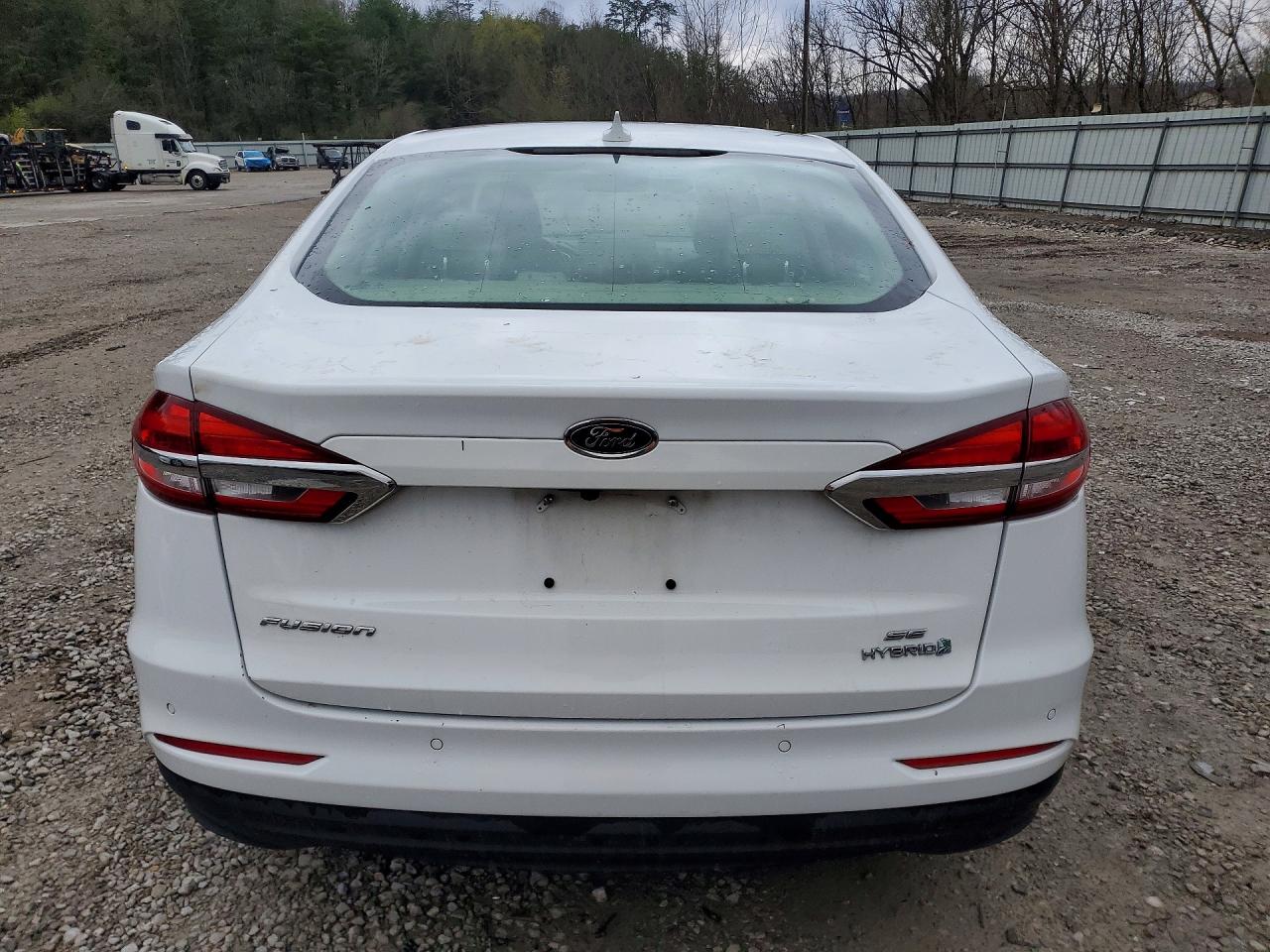 2019 FORD FUSION SE photo 16