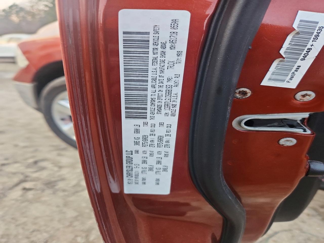 2013 RAM 1500 SLT photo 25