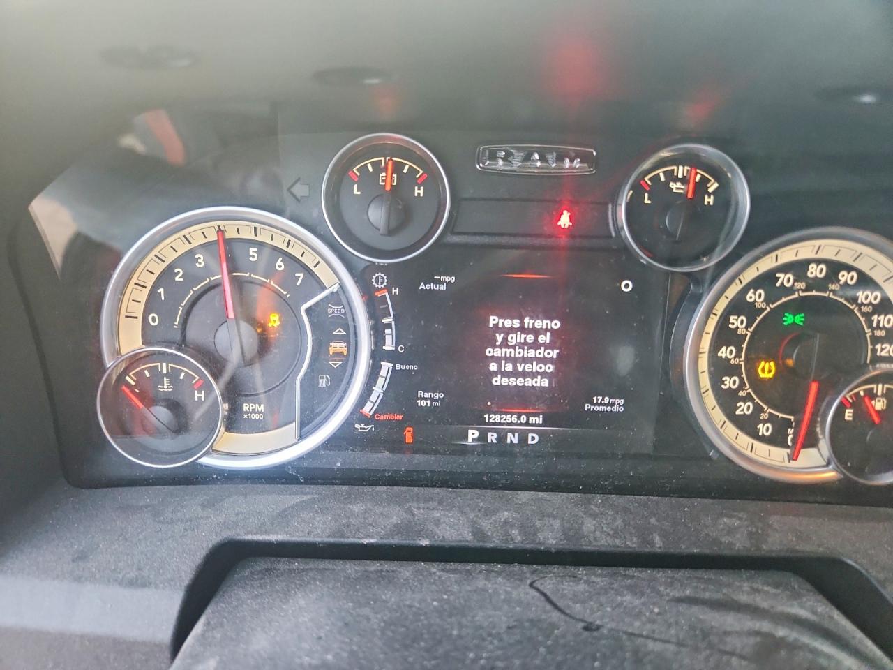 2013 RAM 1500 SLT photo 17