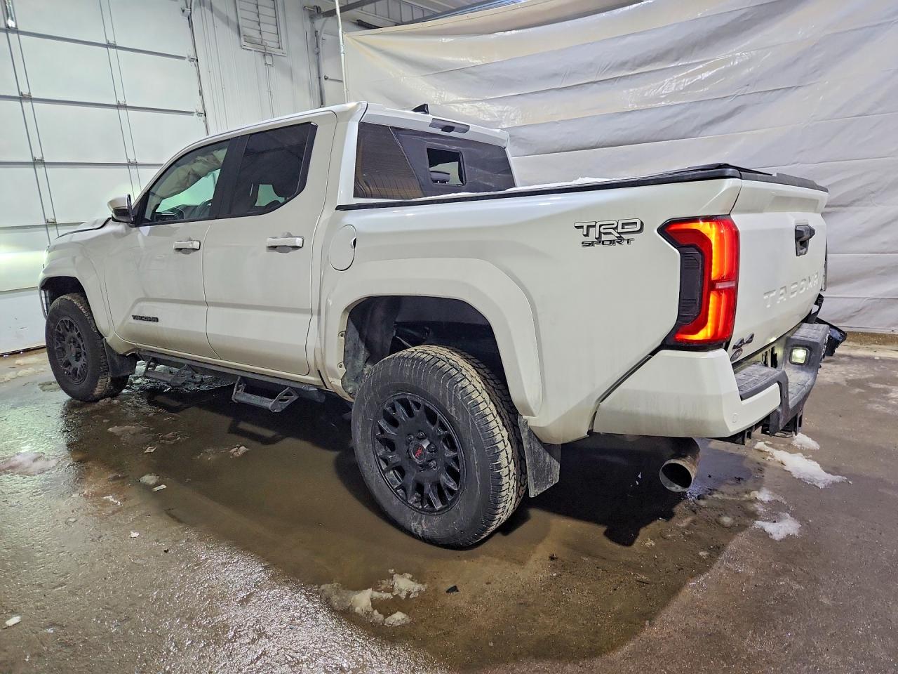 2024 TOYOTA TACOMA TRD SPORT photo 3