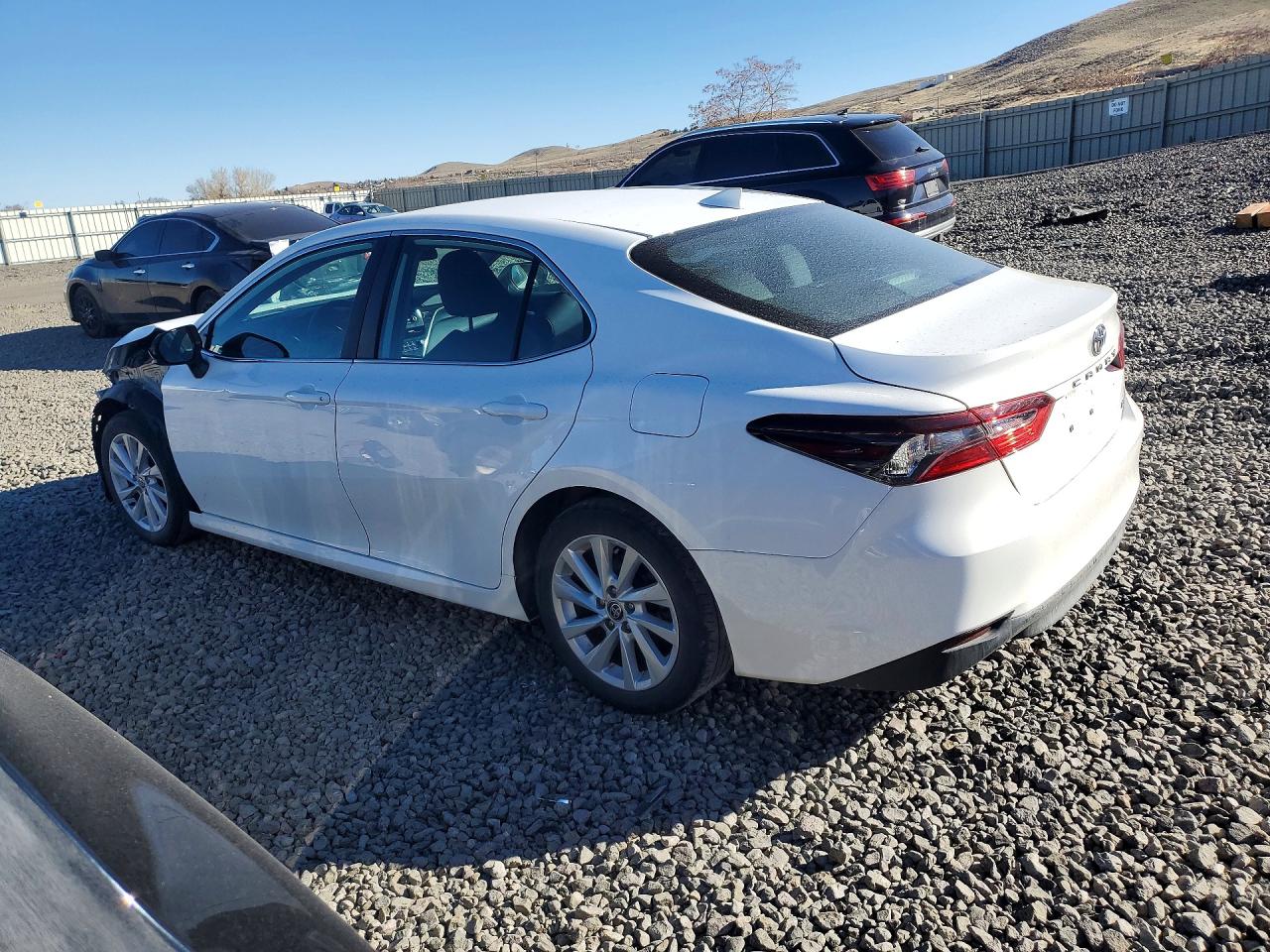 2021 TOYOTA CAMRY LE photo 2