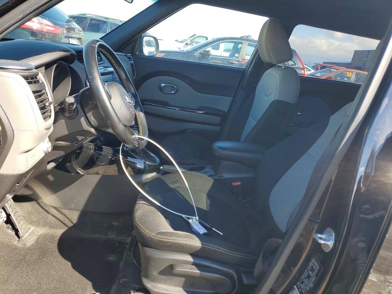 2015 KIA SOUL + photo 13