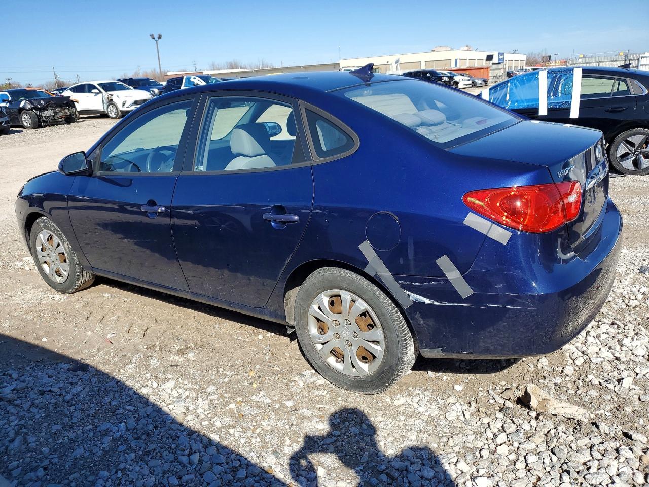 2010 HYUNDAI ELANTRA photo 3