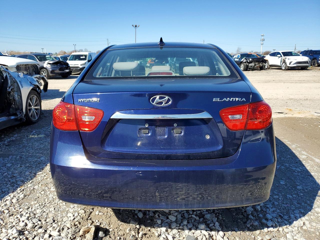 2010 HYUNDAI ELANTRA photo 11