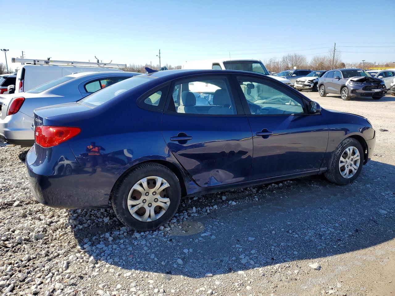 2010 HYUNDAI ELANTRA photo 5