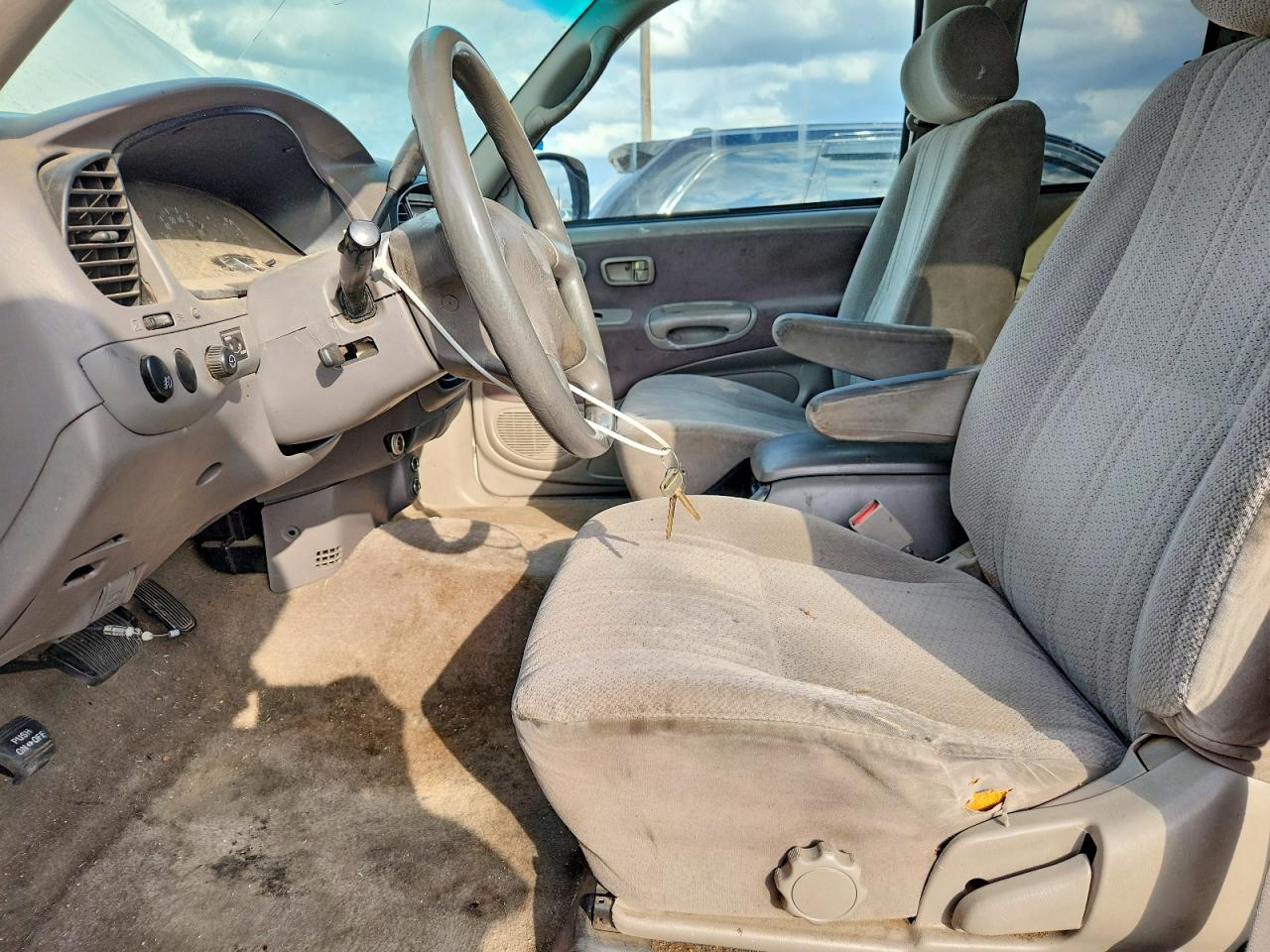 2002 TOYOTA TUNDRA SR5 V8 photo 13