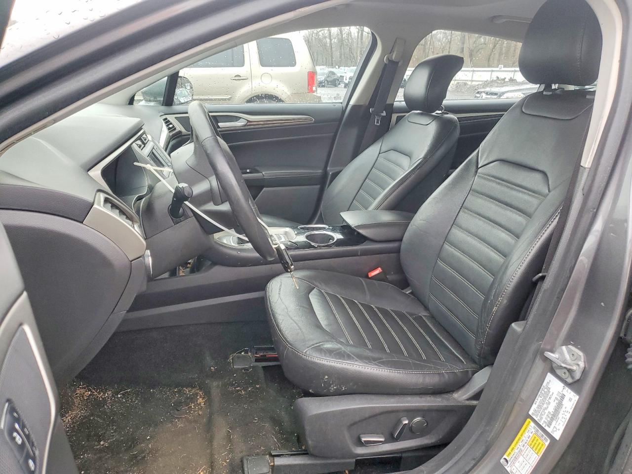 2014 FORD FUSION SE photo 19