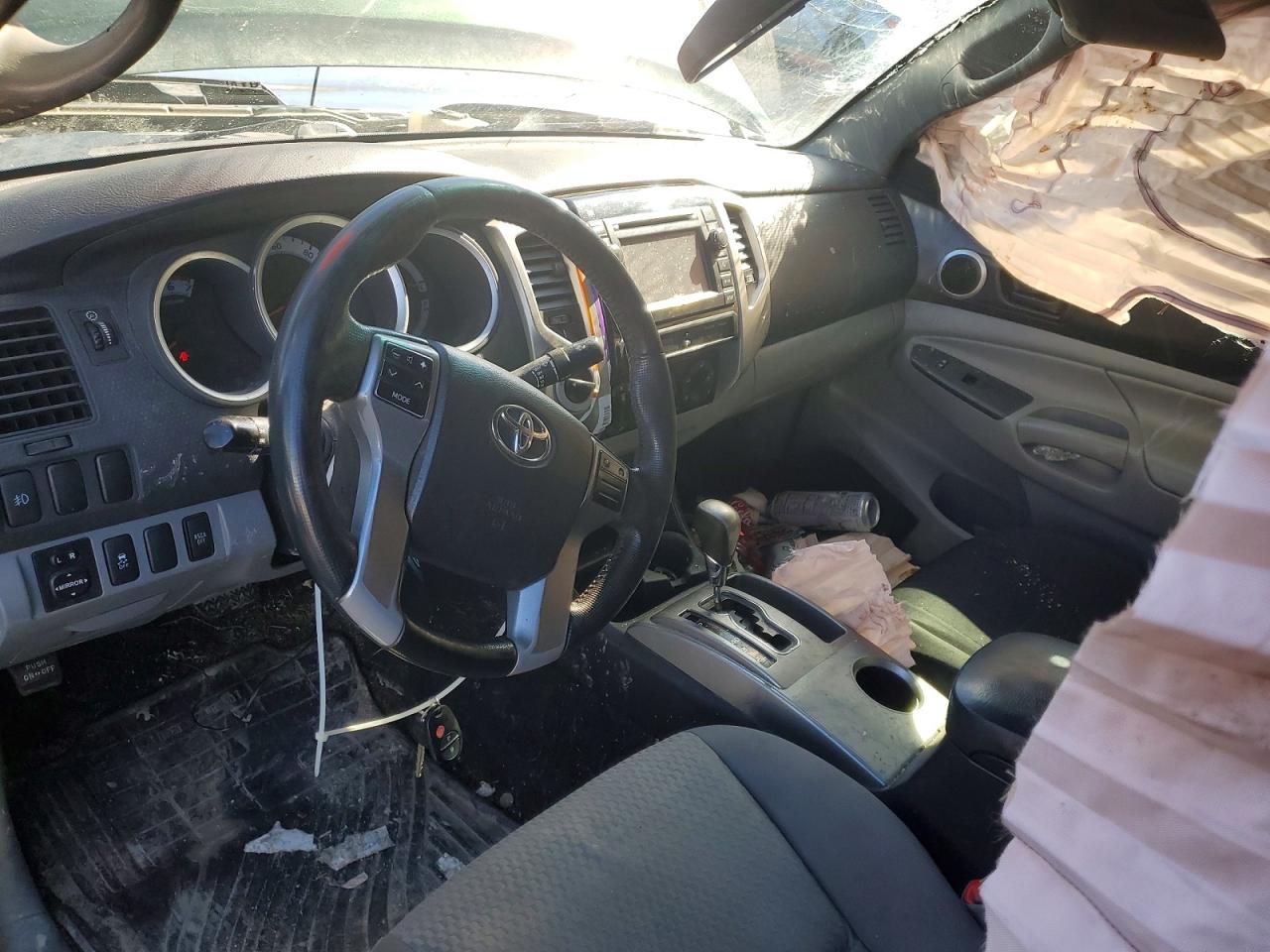 2013 TOYOTA TACOMA photo 15