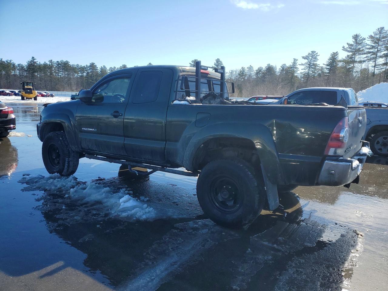 2013 TOYOTA TACOMA photo 3