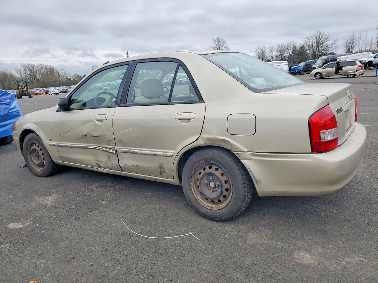 2000 MAZDA PROTEGE DX photo 2