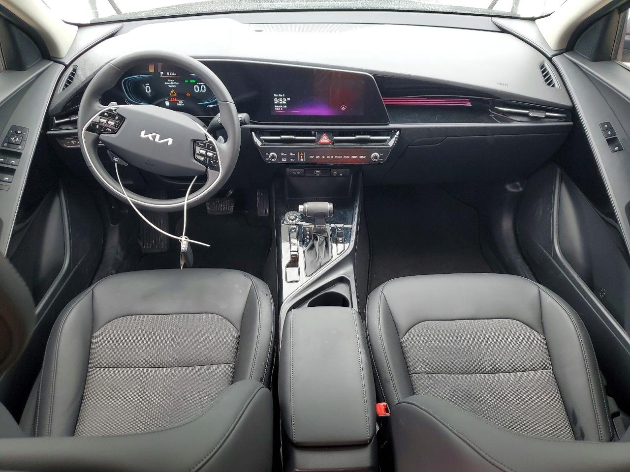 2025 KIA NIRO EX photo 8