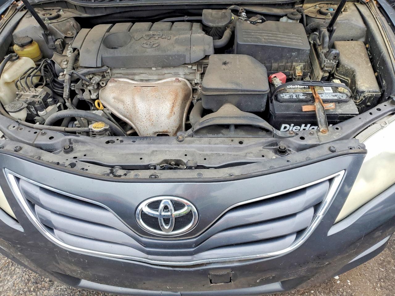 2011 TOYOTA CAMRY LE photo 11