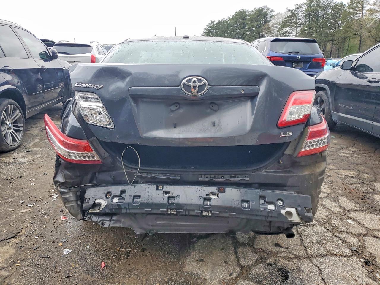 2011 TOYOTA CAMRY LE photo 6