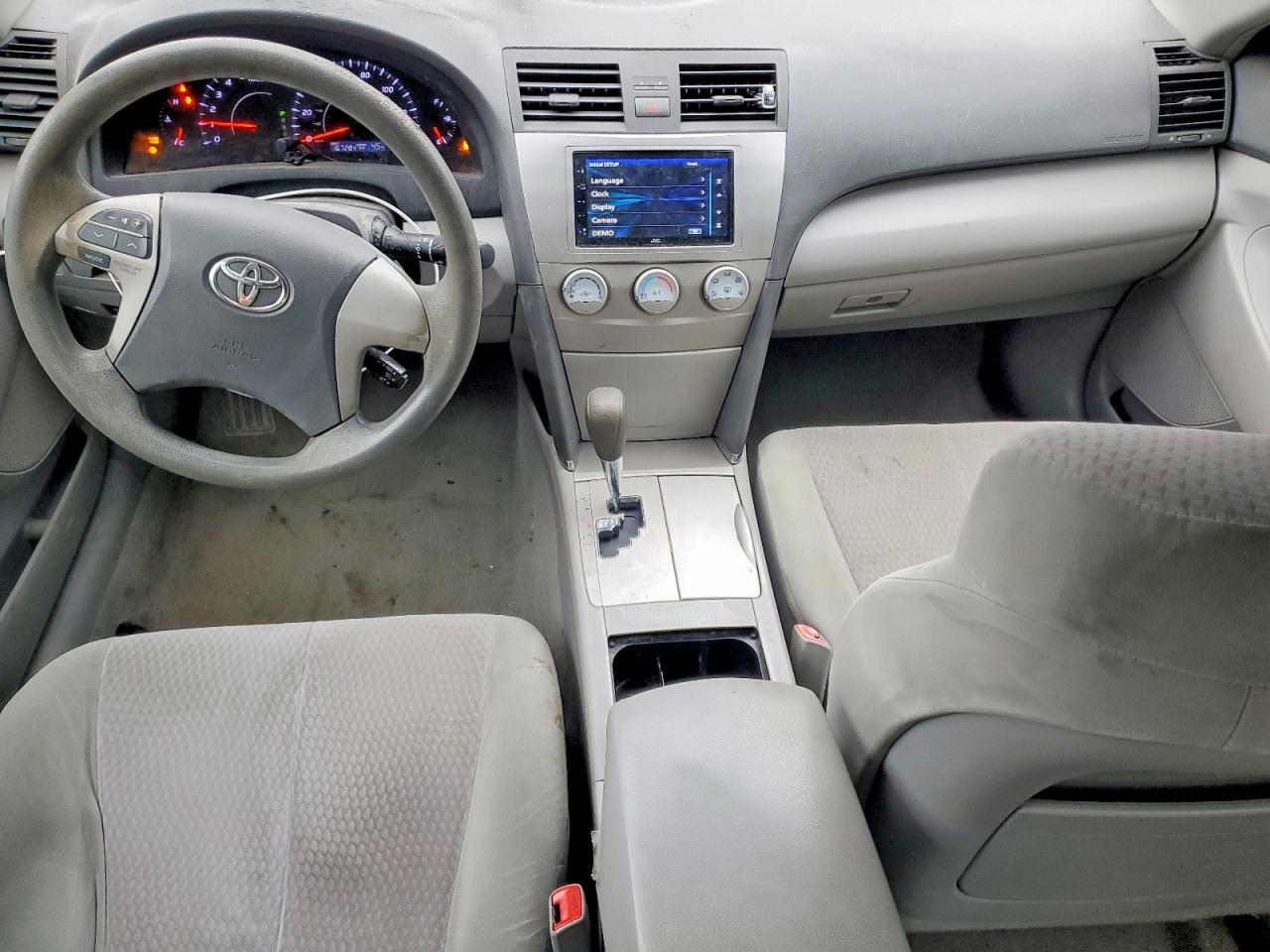 2011 TOYOTA CAMRY LE photo 8
