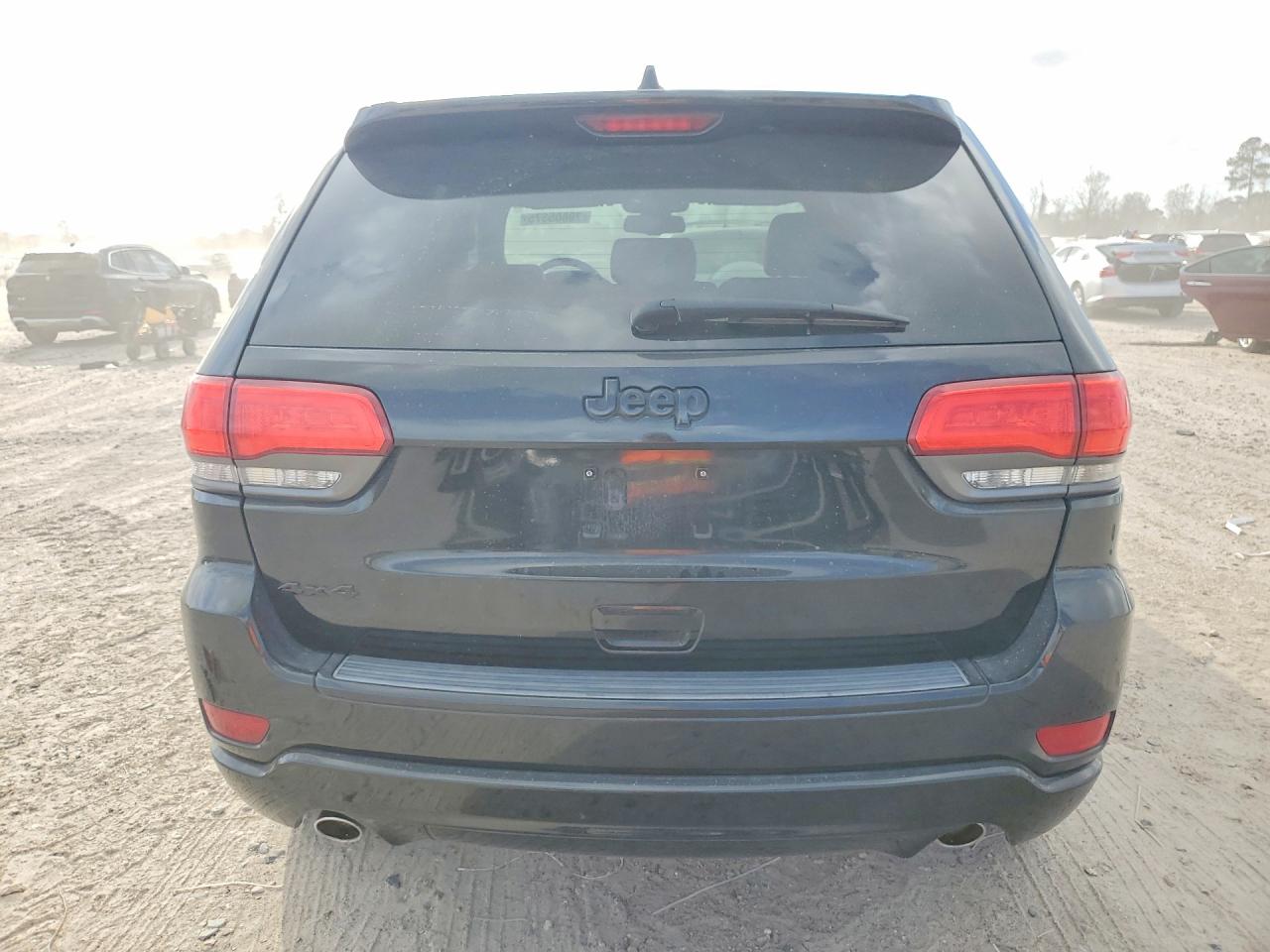 2014 JEEP GRAND CHEROKEE LAREDO photo 11