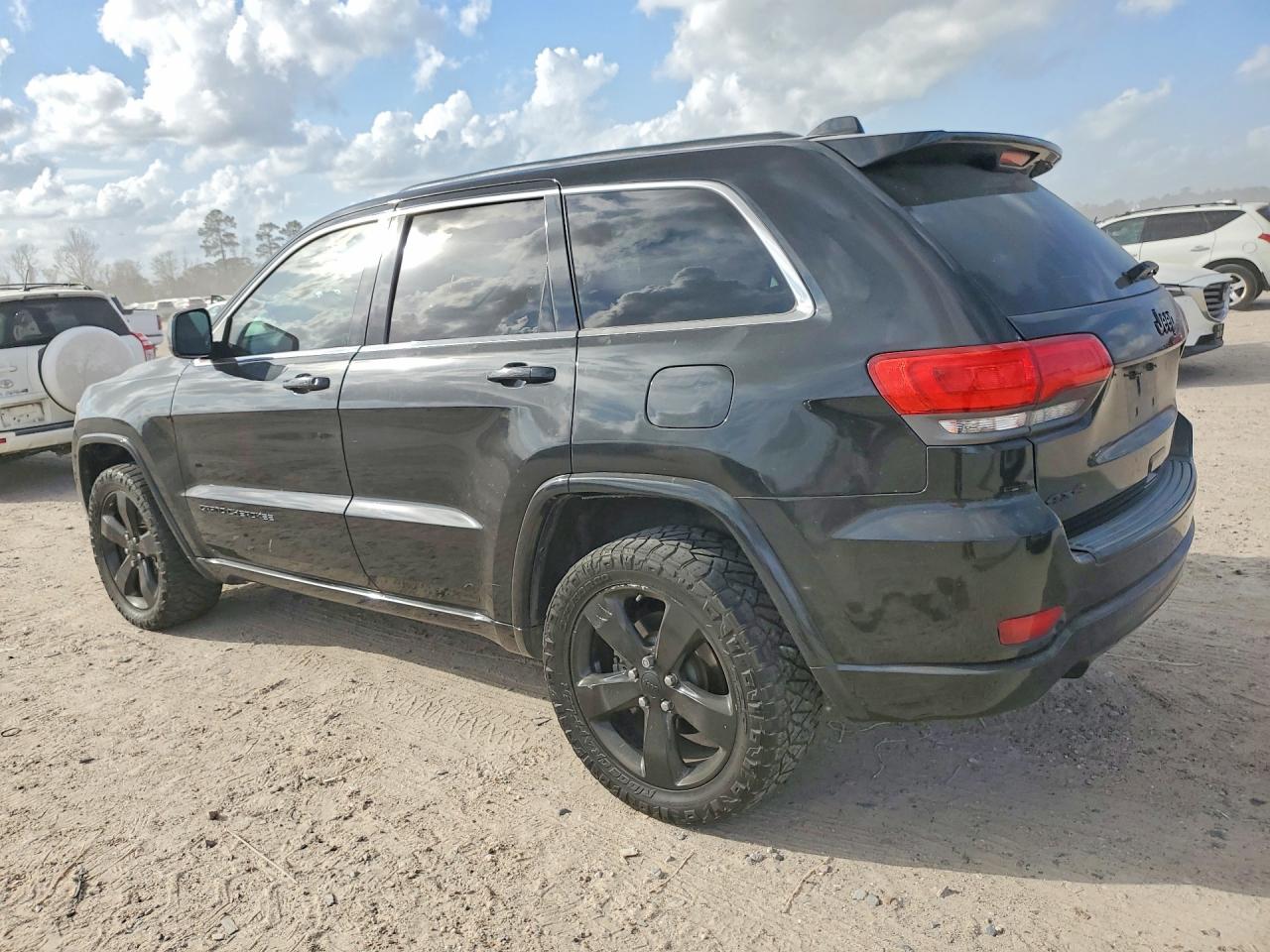 2014 JEEP GRAND CHEROKEE LAREDO photo 3