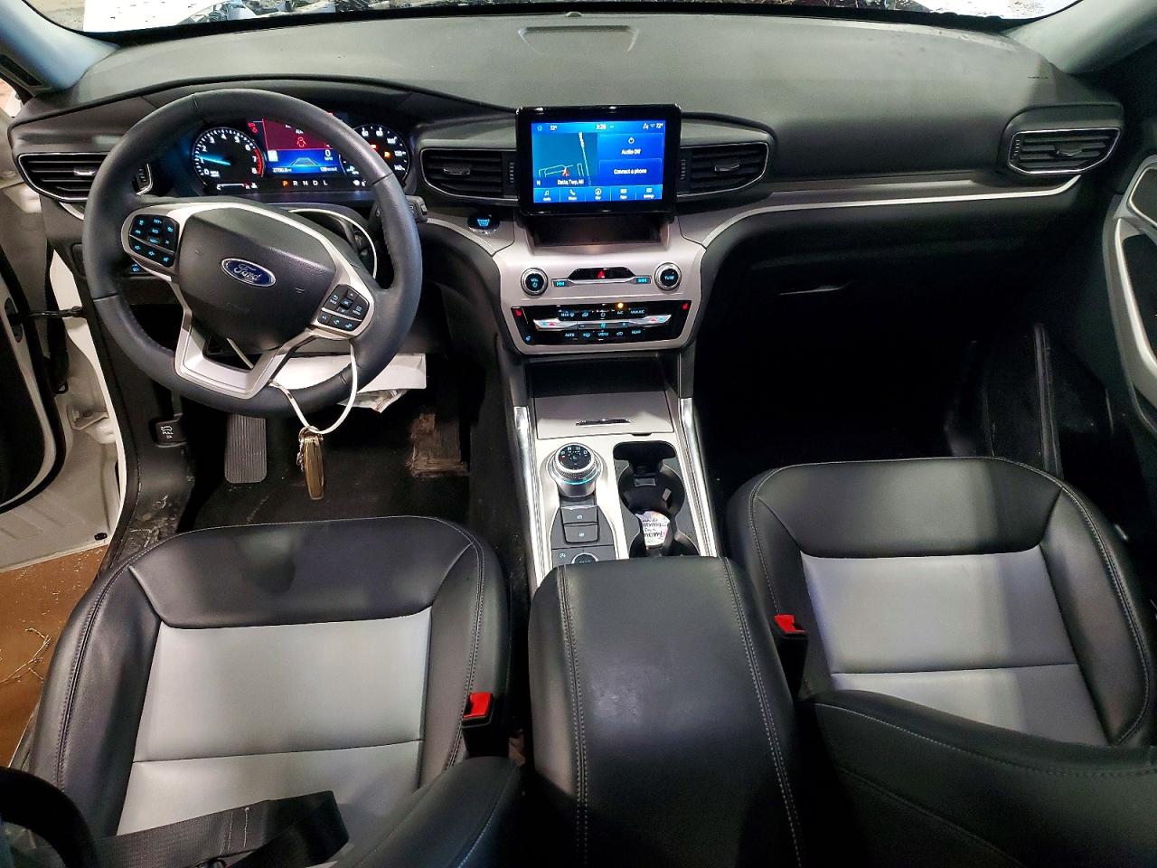 2024 FORD EXPLORER XLT photo 15