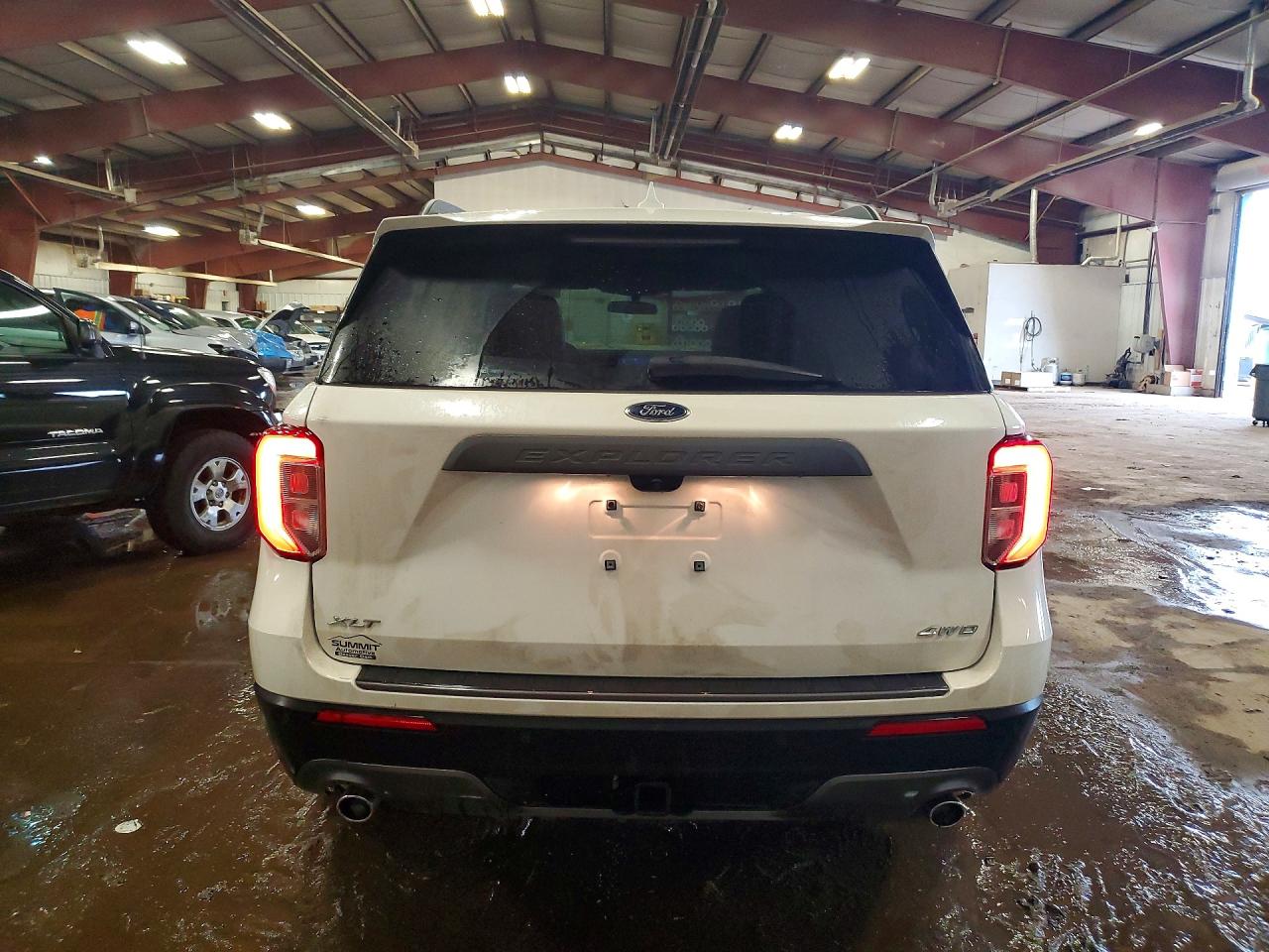 2024 FORD EXPLORER XLT photo 11